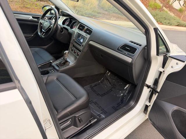2017 Volkswagen Golf TSI SE 4-Door