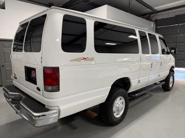 2001 Ford E-350 Super Duty Base