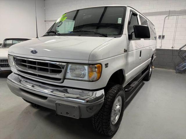 2001 Ford E-350 Super Duty Base