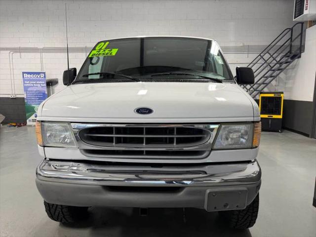 2001 Ford E-350 Super Duty Base