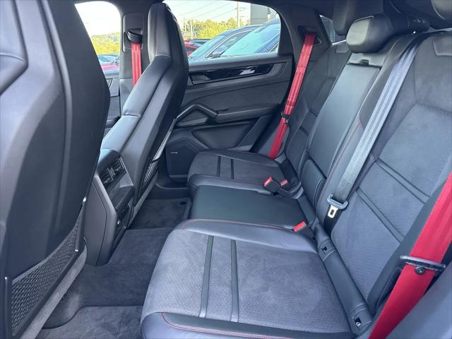 2025 Porsche Cayenne GTS