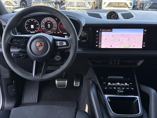 2025 Porsche Cayenne GTS