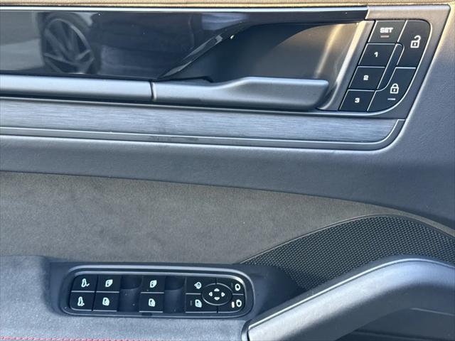 2025 Porsche Cayenne GTS
