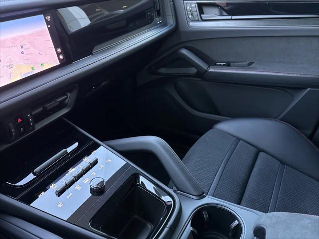 2025 Porsche Cayenne GTS