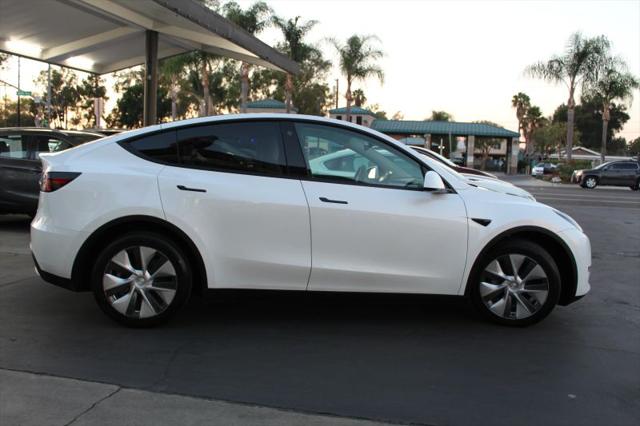 2022 Tesla Model Y Long Range Dual Motor All-Wheel Drive