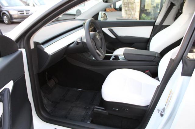 2022 Tesla Model Y Long Range Dual Motor All-Wheel Drive