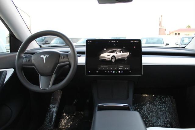 2022 Tesla Model Y Long Range Dual Motor All-Wheel Drive