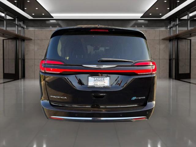 2024 Chrysler Pacifica Hybrid Select