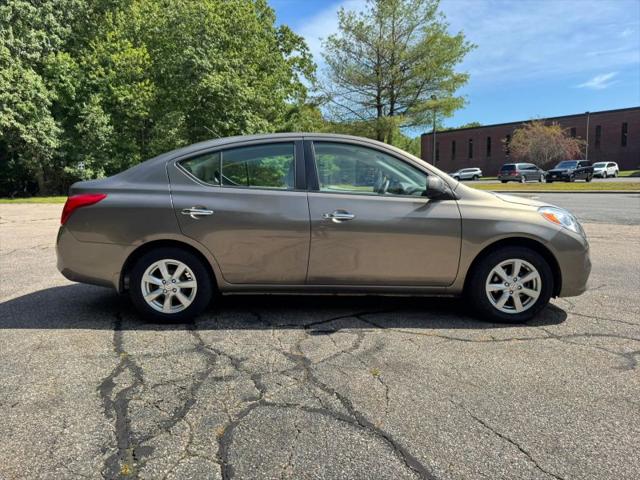 2012 Nissan Versa 1.6 SL