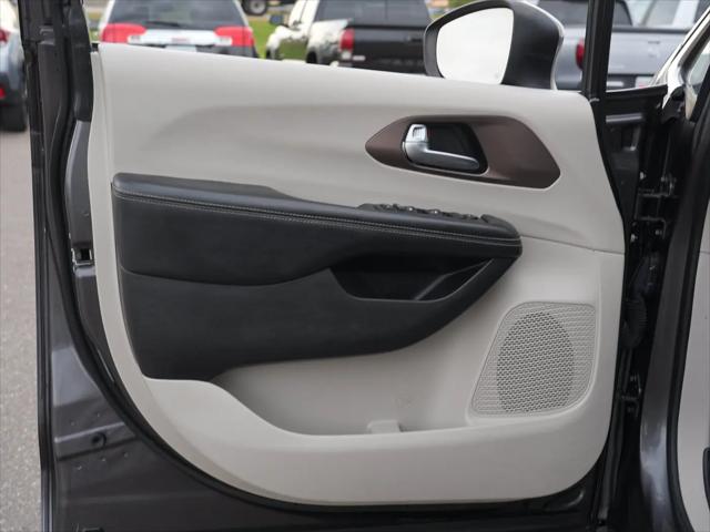 2021 Chrysler Voyager LXI