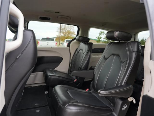 2021 Chrysler Voyager LXI
