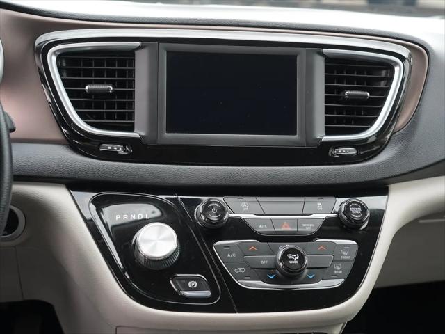 2021 Chrysler Voyager LXI
