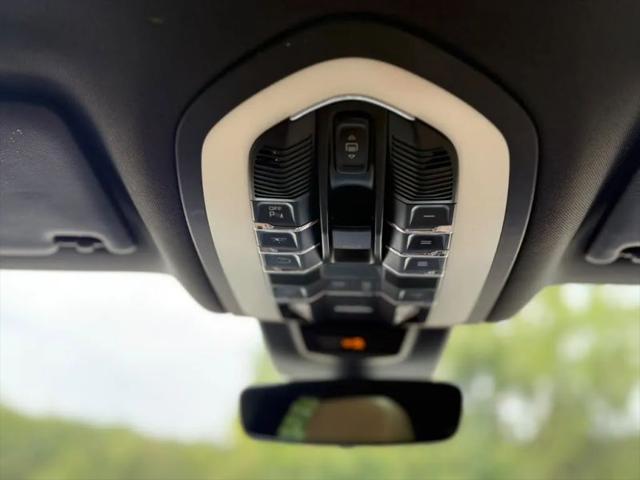 2021 Porsche Macan Base