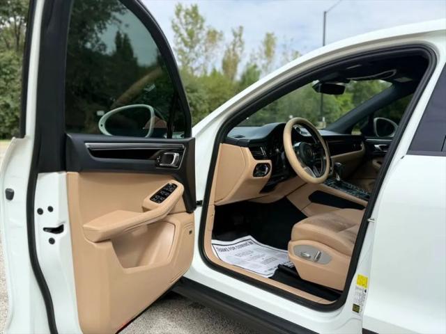 2021 Porsche Macan Base