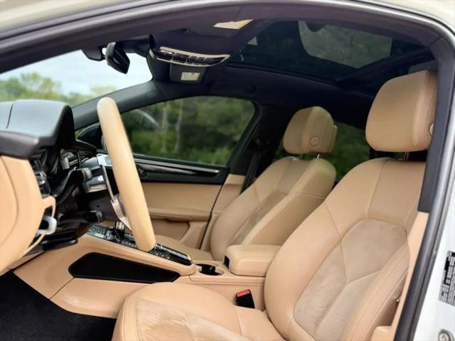 2021 Porsche Macan Base