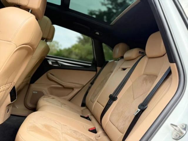 2021 Porsche Macan Base
