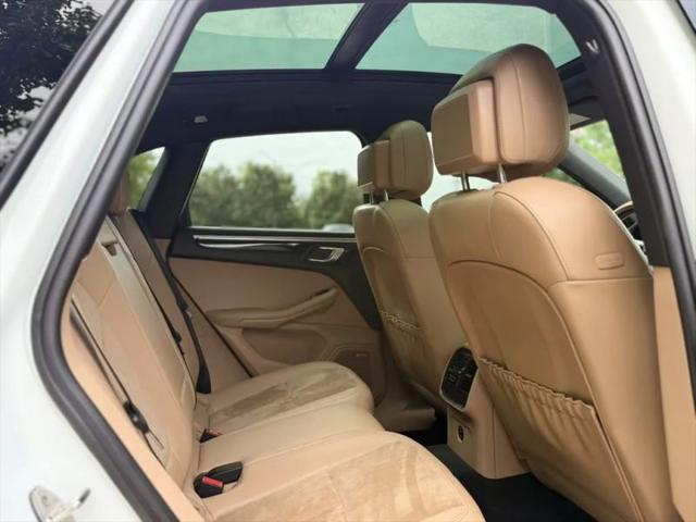 2021 Porsche Macan Base