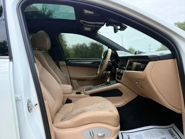 2021 Porsche Macan Base