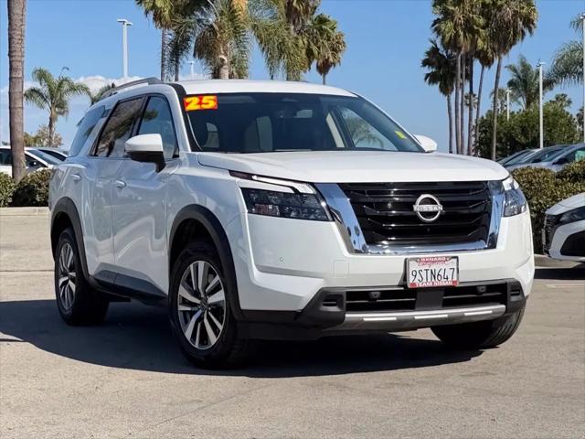 2025 Nissan Pathfinder SL FWD
