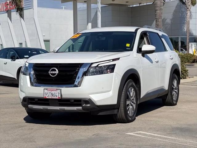 2025 Nissan Pathfinder SL FWD