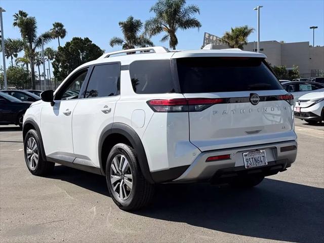 2025 Nissan Pathfinder SL FWD