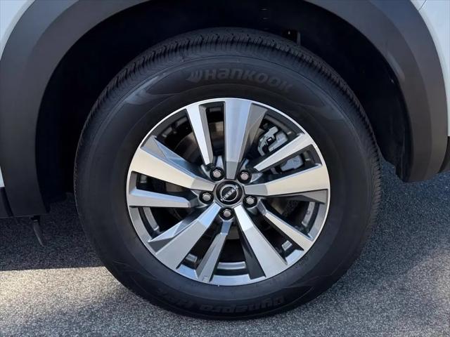 2025 Nissan Pathfinder SL FWD