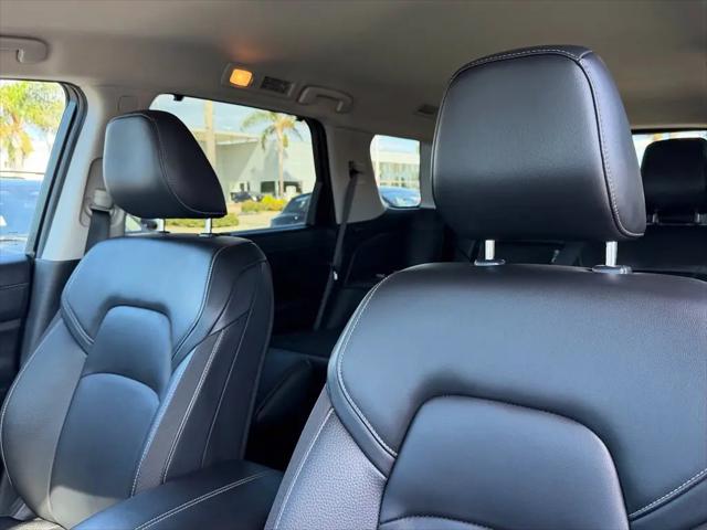 2025 Nissan Pathfinder SL FWD