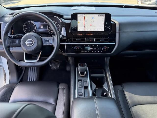 2025 Nissan Pathfinder SL FWD