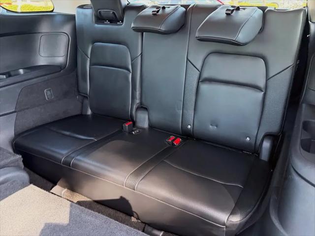 2025 Nissan Pathfinder SL FWD