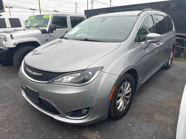 2017 Chrysler Pacifica Touring-L for sale in Louisville, KY