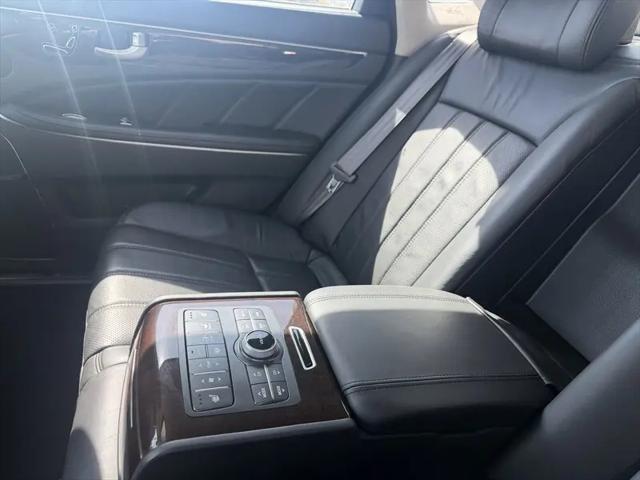 2011 Hyundai Equus Signature