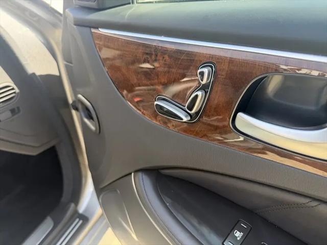 2011 Hyundai Equus Signature
