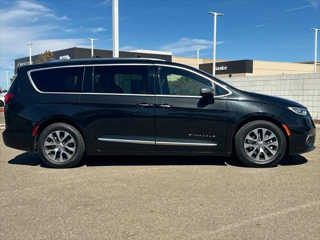 2023 Chrysler Pacifica Hybrid Pinnacle