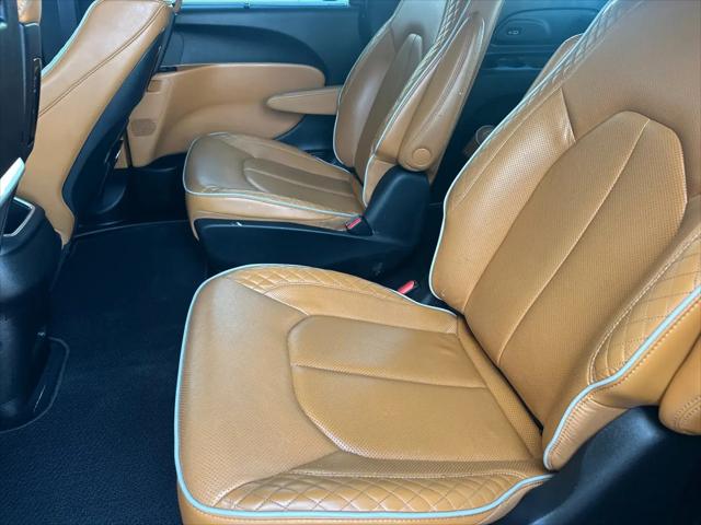 2023 Chrysler Pacifica Hybrid Pinnacle