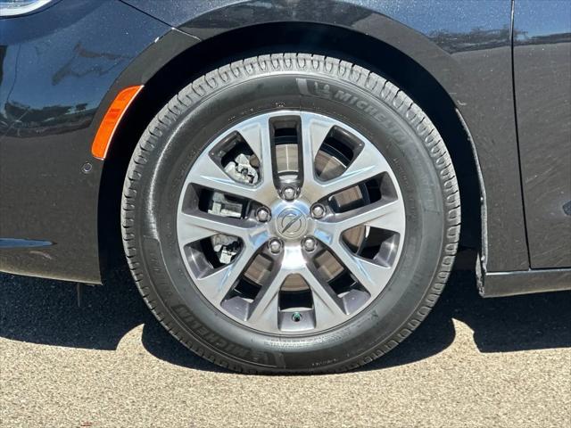 2023 Chrysler Pacifica Hybrid Pinnacle