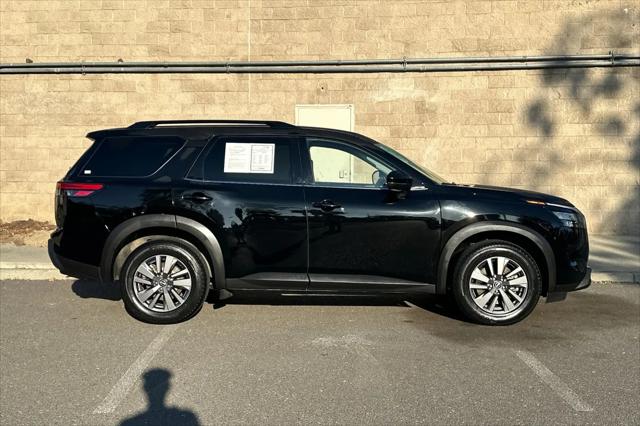 2025 Nissan Pathfinder SV 4WD