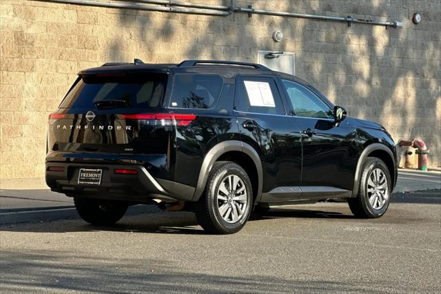 2025 Nissan Pathfinder SV 4WD