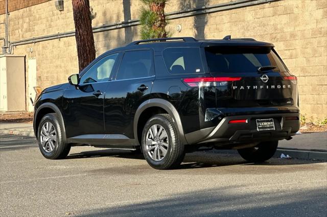 2025 Nissan Pathfinder SV 4WD