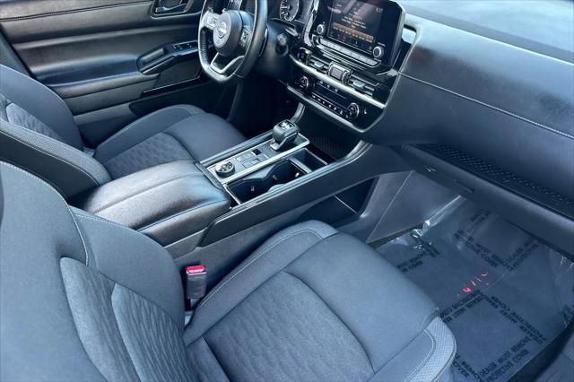 2025 Nissan Pathfinder SV 4WD