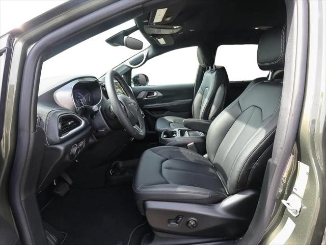 2027 Chrysler Pacifica Select AWD
