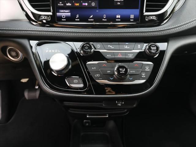 2027 Chrysler Pacifica Select AWD