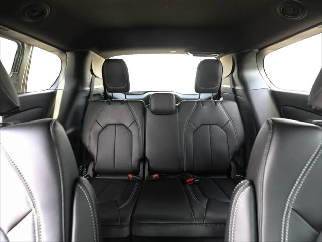2027 Chrysler Pacifica Select AWD