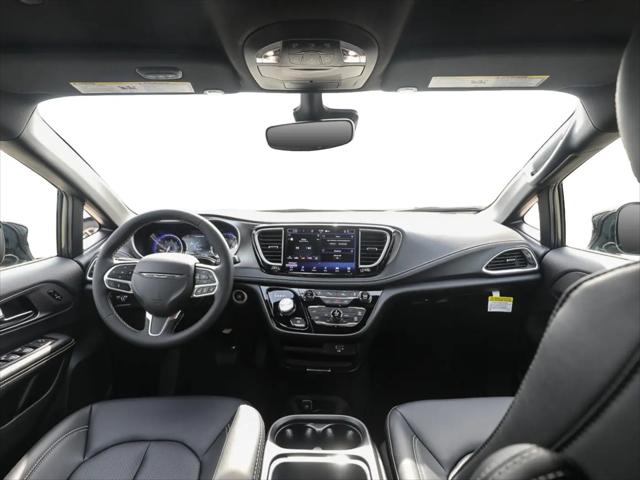 2027 Chrysler Pacifica Select AWD