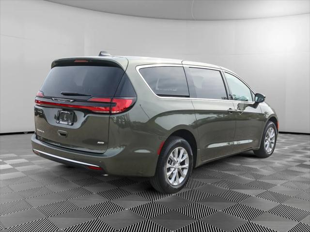 2027 Chrysler Pacifica Select AWD
