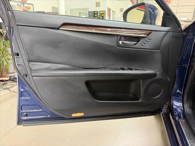 2013 Lexus ES 350 Base 4dr Sedan