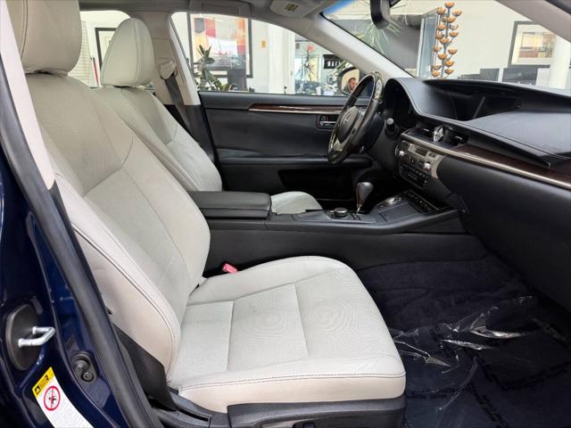 2013 Lexus ES 350 Base 4dr Sedan