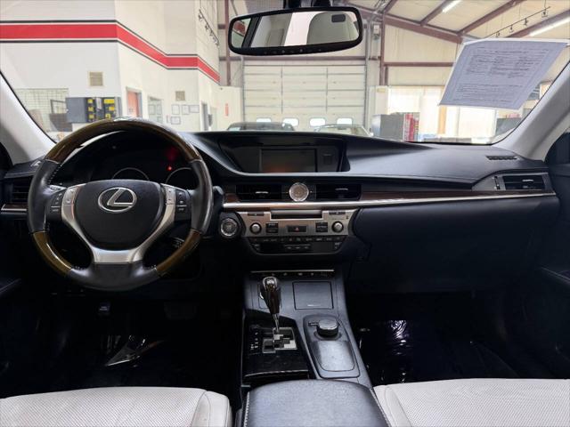2013 Lexus ES 350 Base 4dr Sedan