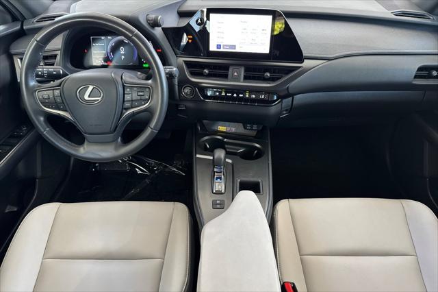 2025 Lexus 300 300h