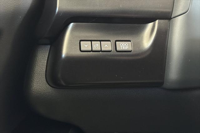2025 Lexus 300 300h
