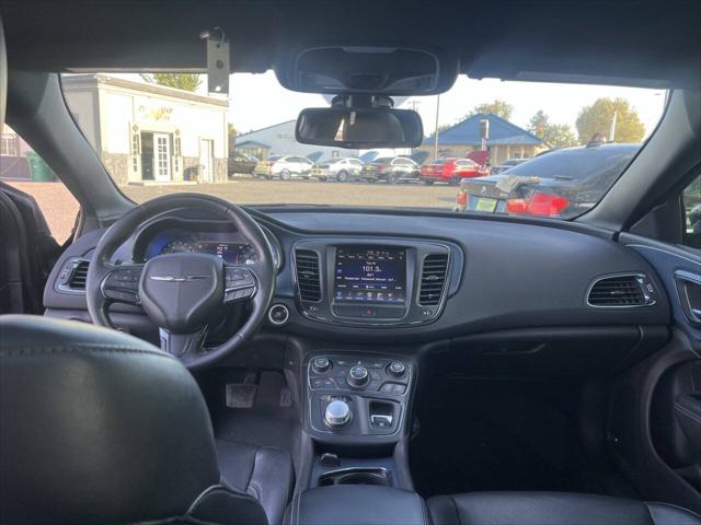 2015 Chrysler 200 S